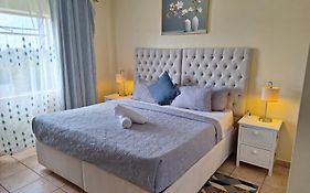 Menlyn Maine Apartments, Menlyn Place